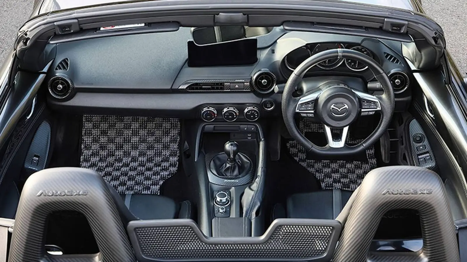 AutoExe、マツダ向けドライCFRP内装キット発表｜NDロードスター/CX-5