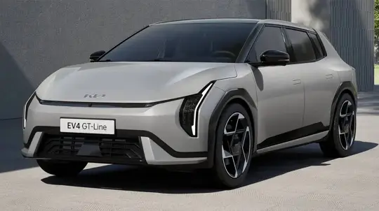 Kia EV4 की रेंज और दिलचस्प हुई: AWD में 560 किमी और 292 hp वाला GT वर्जन