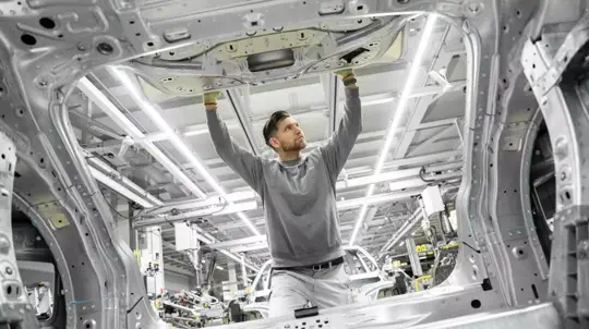 Porsche Cayenne elétrico 2025: produção e bateria própria