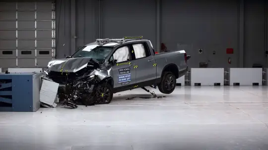 هوندا ريدجلاين 2026 ترسب في اختبار IIHS لتصادم الركاب الخلفيين رغم خمس نجوم من NHTSA