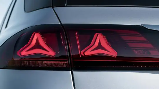 Mercedes-Benz atualiza SUVs GLE e GLS com novo design e tecnologia