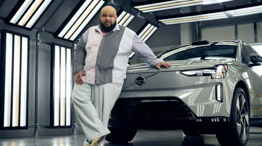 Volvo × Sergio Hudson: EX90 प्रेरित सीमित फैशन कलेक्शन