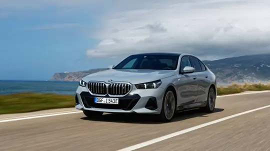 BMW i5 eDrive40 montado na Malásia: preço mais acessível e pacote M Sport