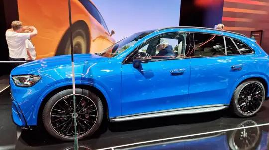 Mercedes-Benz इलेक्ट्रिक GLC लॉन्च: 713 किमी रेंज, IAA 2025