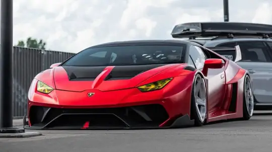Lamborghini Huracan tunado pela Liberty Walk: supercarro extremo