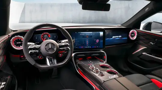 Interior do novo Mercedes-AMG GT 4-Door 2027 revelado com tecnologia avançada