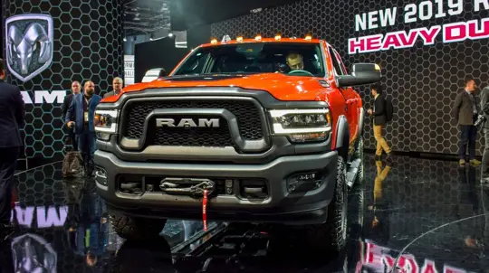 Chrysler faz recall de 6.605 picapes Ram 2500 2026 nos EUA por risco de falha no ESC