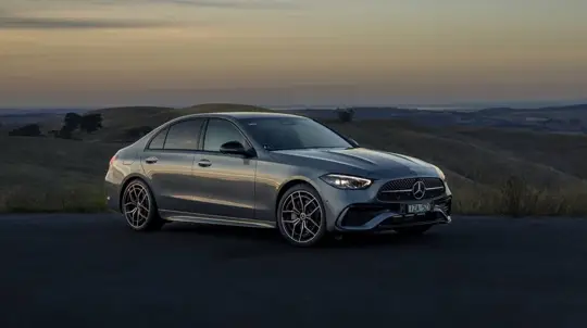 Mercedes-Benz C 300 AMG Line Plus Edition: preço e especificações 2026
