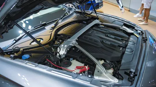 Híbridos plug-in: modelos com autonomia elétrica até 140 km em 2024