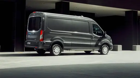 Ford E-Transit 2026: recall para vans elétricas por falha na bateria