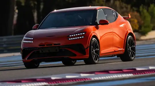 Genesis GV60 Magma: 641 CV e 3,4 segundos de 0 a 100 km/h