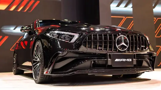 Mercedes-Benz हेडलाइट टेस्टिंग सेंटर: रात की सुरक्षा