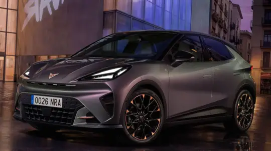 CUPRA Raval: novo hatchback elétrico com até 450 km de autonomia