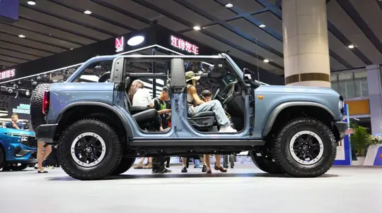 Ford recalls 16,200 Bronco SUVs over hardtop that can delaminate while driving