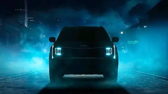 Next-gen Kia Seltos teased: bold redesign debuts Dec 10