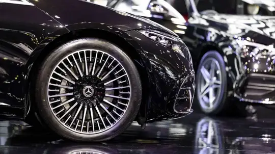 Mercedes-Benz chama mais de 201 mil automóveis à oficina por possível perda de tração