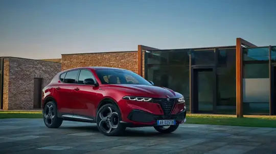 Alfa Romeo Tonale renovado: SUV híbrido com design e tecnologia