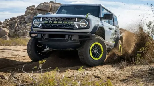 Ford Bronco RTR 2026: interior oficial revelado para entusiastas off-road