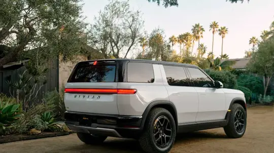 Rivian inicia a produção do R2 antes das entregas na primavera de 2026