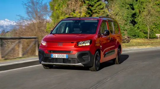 Fiat Qubo L dostal elektrickou verzi s dojezdem až 340 km WLTP
