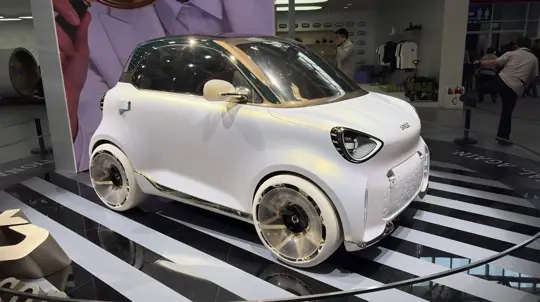 Smart Concept #2 leva a marca de volta ao carro urbano