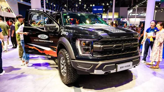 Caroseria din aluminiu a fost punctul forte al F-150 — și acum lovește chiar Ford-ul