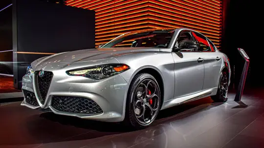 Alfa Romeo Giulia in Japan zurückgerufen: Kabelbaum gefährdet rechten Scheinwerfer