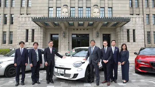 フィアット600e、京都市の公用車に採用　特別仕様で日伊の節目を祝う