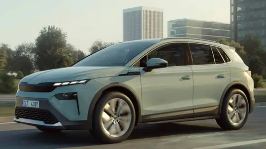 Skoda Elroq 60 ganha bateria LFP e autonomia de 451 km