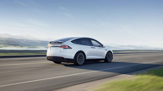 Китайские топ-менеджеры помогут Tesla ускорить производство электромобилей в США