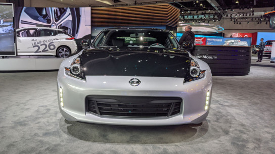 Nissan 350Z обновился и получил ретро-оптику