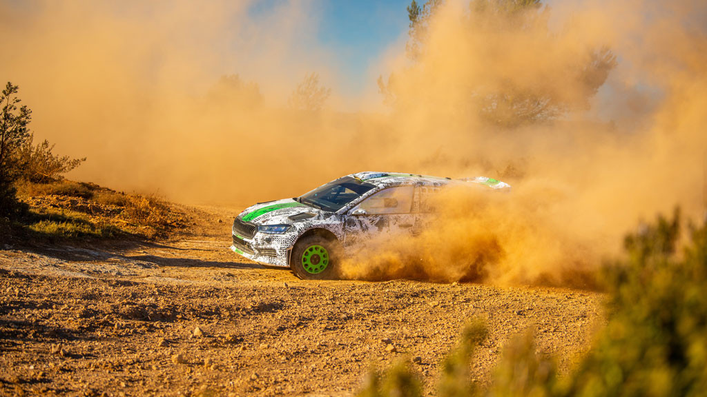 Компания SKODA представила новый раллийный болид FABIA RS RALLY2 с 291-сильным мотором