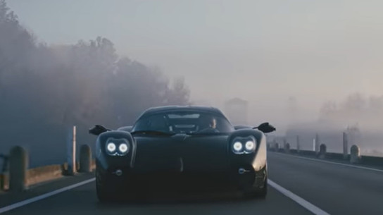 Видео: новый гиперкар Pagani показали в движении