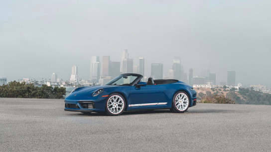 Компания Porsche представила особую версию 911 Carrera GTS Cabriolet America Edition для США