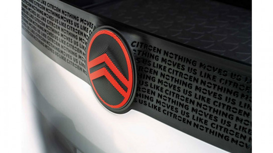 Компания Citroen вернула свой логотип на 103 года назад