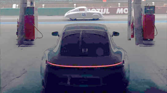 Мистика или новая модель: Porsche показал на тизере 911