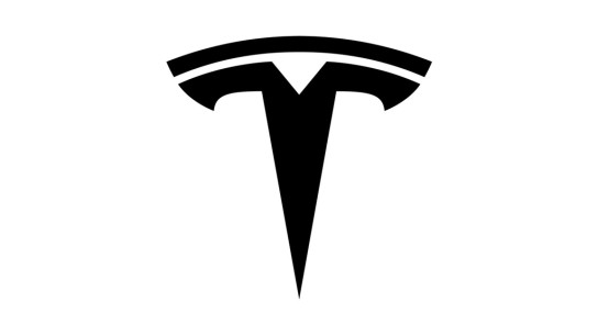 Автопилот в электромобилях Tesla стал человечнее