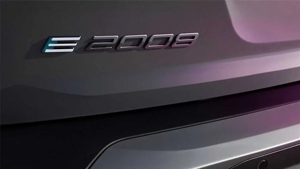 Компания Peugeot анонсировала обновление для своего компактного кроссовера