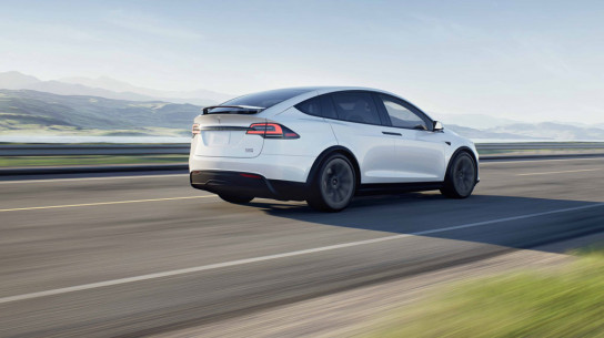 Компания Tesla начала сокращать рабочих и закрывать офисы
