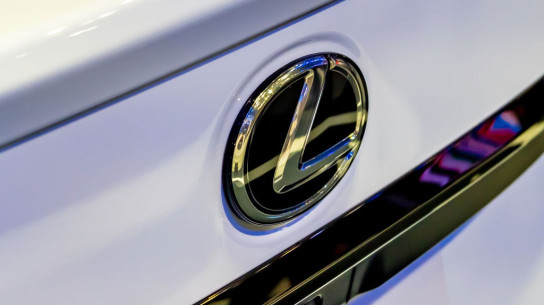 Lexus выпустит электрический Shooting Brake