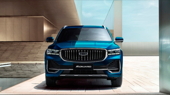 Geely привезла в Россию новый кроссовер
