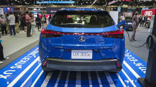 Гибридный Lexus обзавелся двумя новыми версиями
