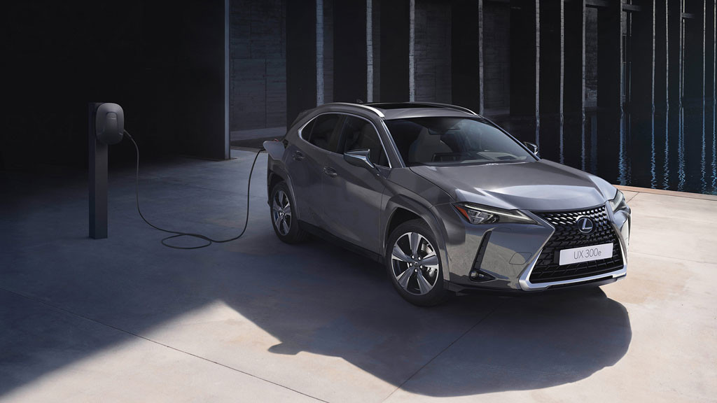 Компания LEXUS представила электрический кроссовер LEXUS UX 300e 2023 года