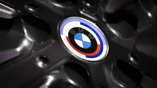 BMW освобождает склады от флагманской модели в преддверии ее снятия с производства