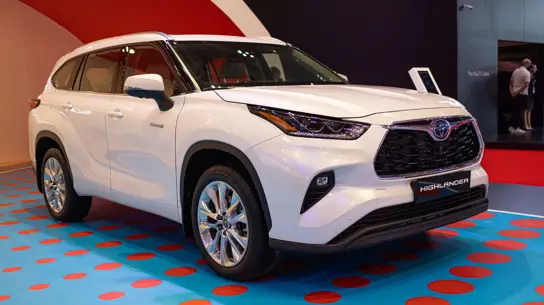 Один из флагманов Toyota не даст расслабиться в дороге: спина не скажет вам спасибо