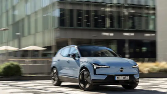 Отчет Volvo: рекордная доля электрифицированных моделей в феврале благодаря EX30