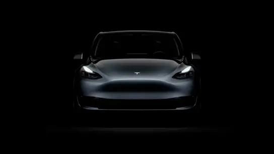 Tesla прокатывает мир на своем шестимиллионном электрокаре