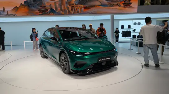 Leapmotor B05 Ultra показывает, как Китай переизобретает GTI: 600 км запаса и 5,9 секунды