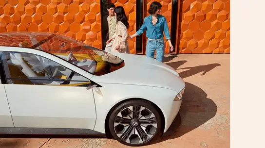 BMW начала производство аккумуляторов, которые превосходят Tesla