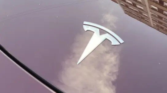Автопилот Tesla спасает людей: даже Маск признал его не идеальным